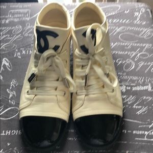 CHANEL Sneakers